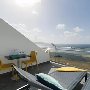 https://luxury-suite-over-the-beach.in-canary-islands.com